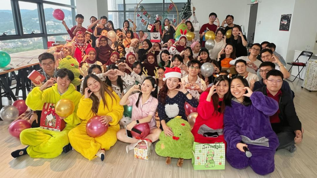 Boss Boleh team celebrating Christmas